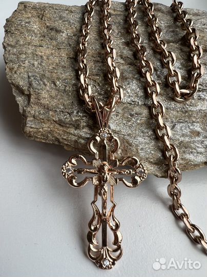 Крест на цепи