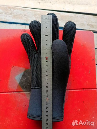 Перчатки и носки для подводной охоты