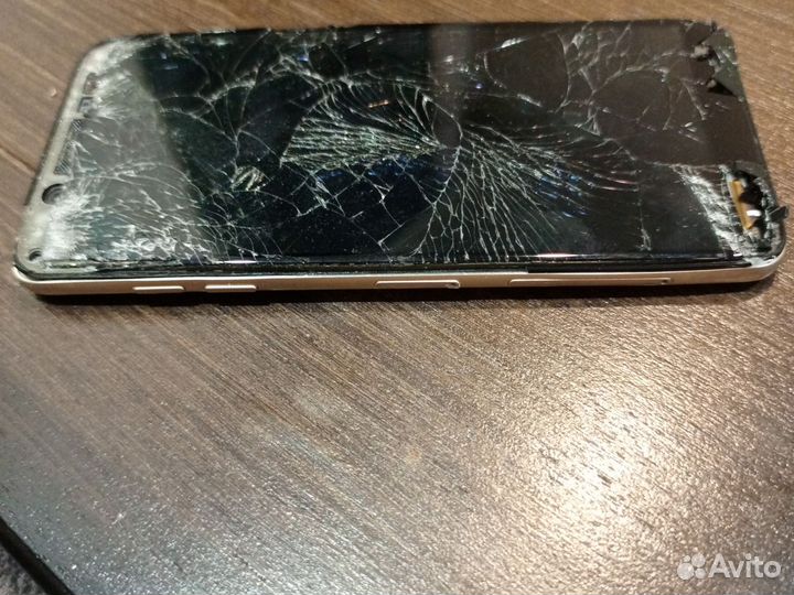 Samsung Galaxy A6, 4/64 ГБ