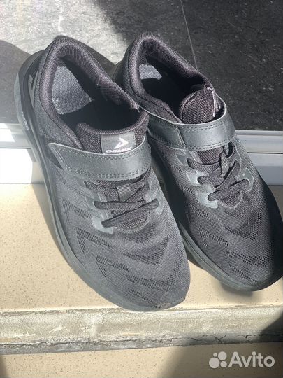 Кроссовки Demix Magus 3.0