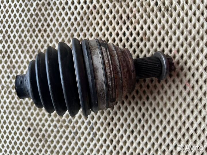 Шрус с пыльником VW Passat B6 2.0