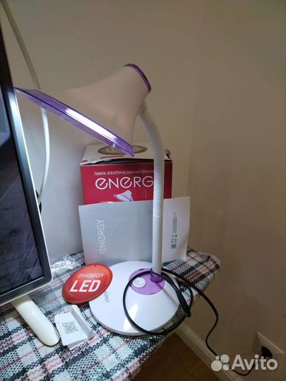 Лампа настольная новая