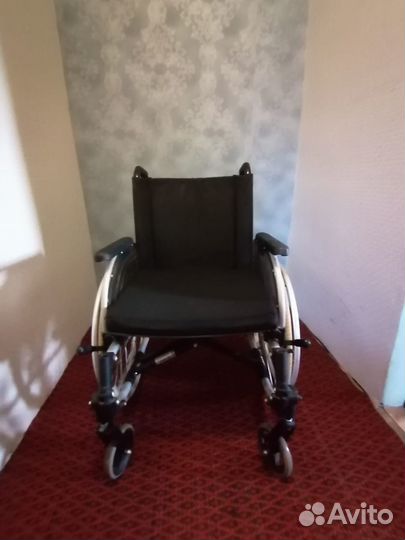 Продам инвалидную коляску