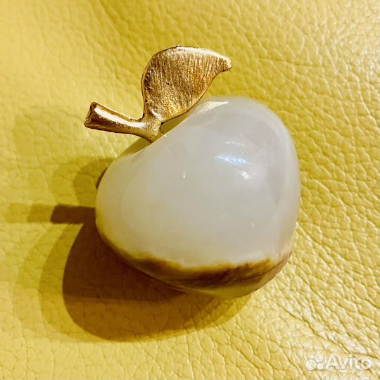 Яблоко из оникса