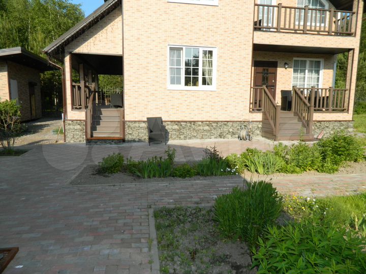 Коттедж 176,5 м² на участке 20 сот.