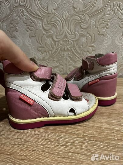Сандалии для девочки