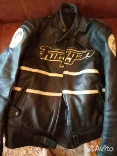 Мотокуртка с защитой