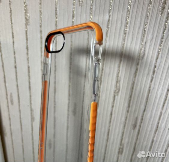 Противоударный прозрачный чехол на iPhone 8