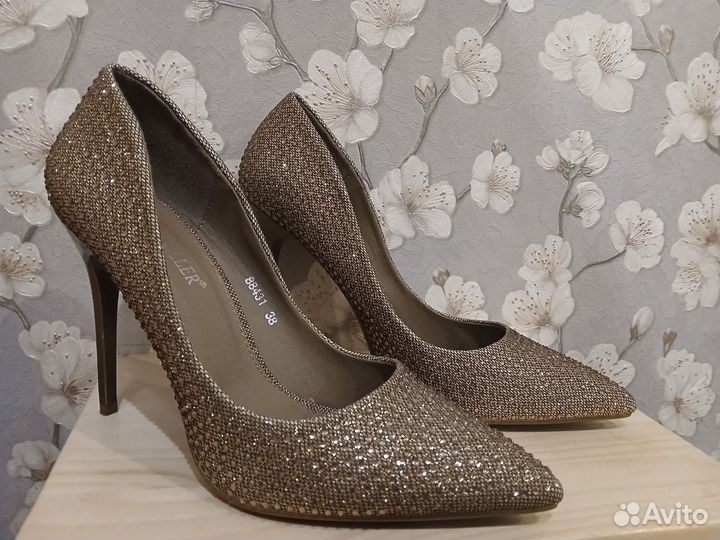 Женские туфли на шпильке, золотые со стразами, 38