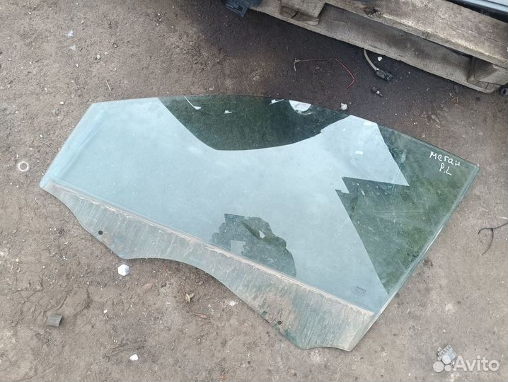 Стекло передней левой двери Renault Megane II