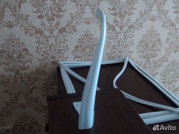 Уплотнитель резинка холодильника индезит атлант