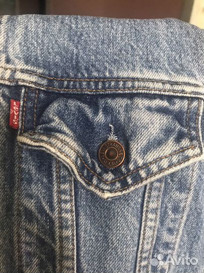 Джинсовая куртка levis