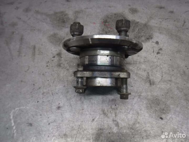 Ступица задняя правая Toyota Corolla 124 правый