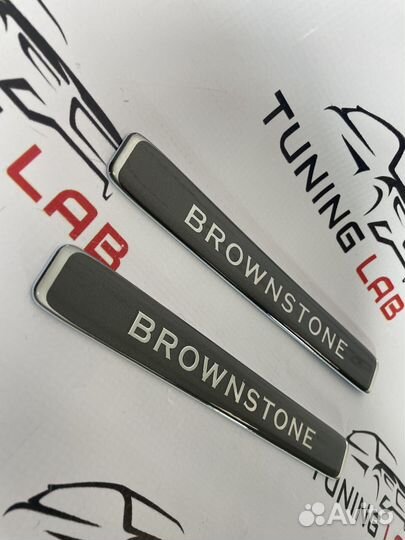 Логотип Эмблема Шильдик Brownstone Logo