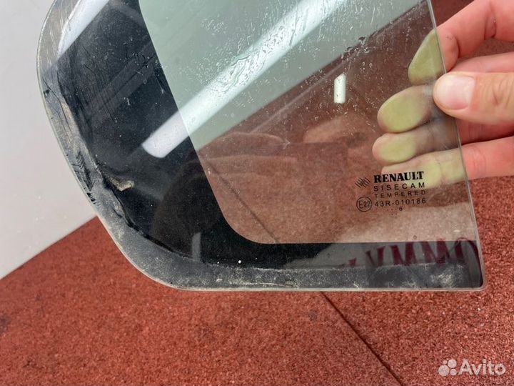 Форточка задней правой двери задняя правая Renault