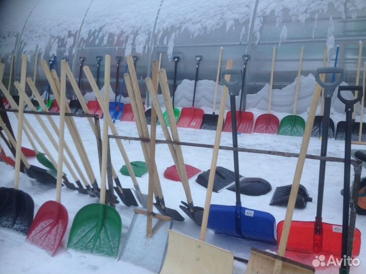 Лопаты снеговые. Движки. Скреперы. Лопата
