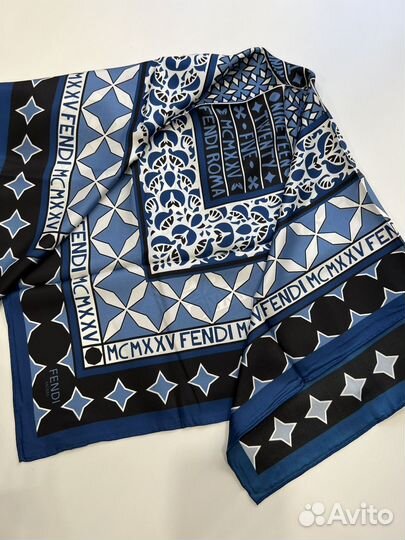 Шелковый платок Fendi