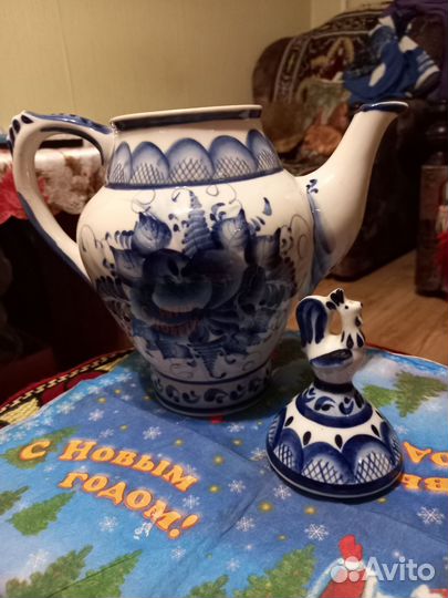 Гжель Чайник большой 26 см