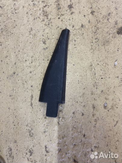 Уголок двери Nissan Note