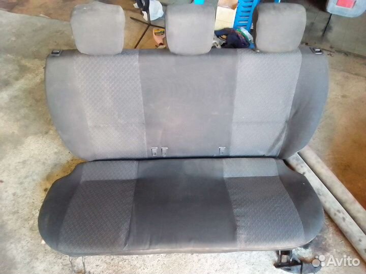 Задний ряд сидений гранта