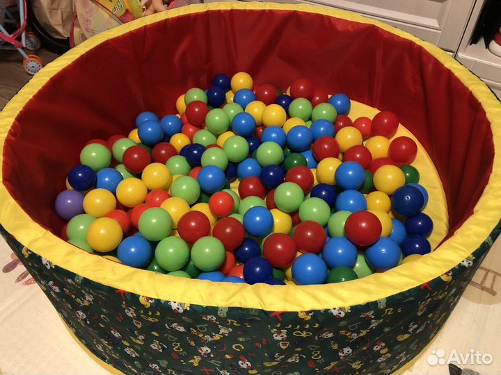 Бассейн с шариками и кубики в подарок