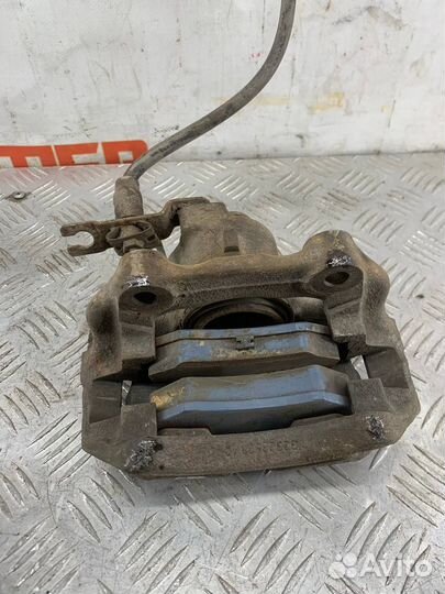 Суппорт передний правый фольксвагенпассат В5