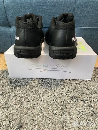 Кроссовки новые 43 размер