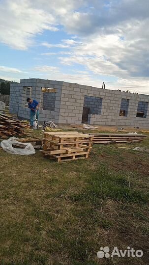 Бригада строителей