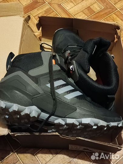 Кроссовки adidas terrex