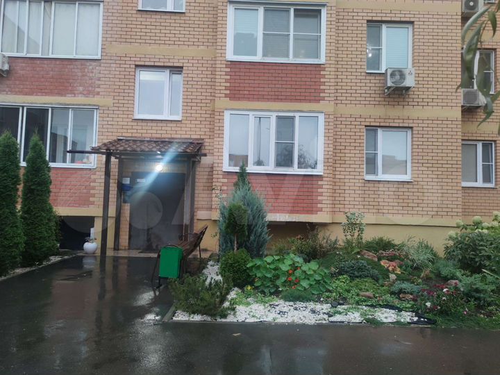 2-к. квартира, 54 м², 1/4 эт.