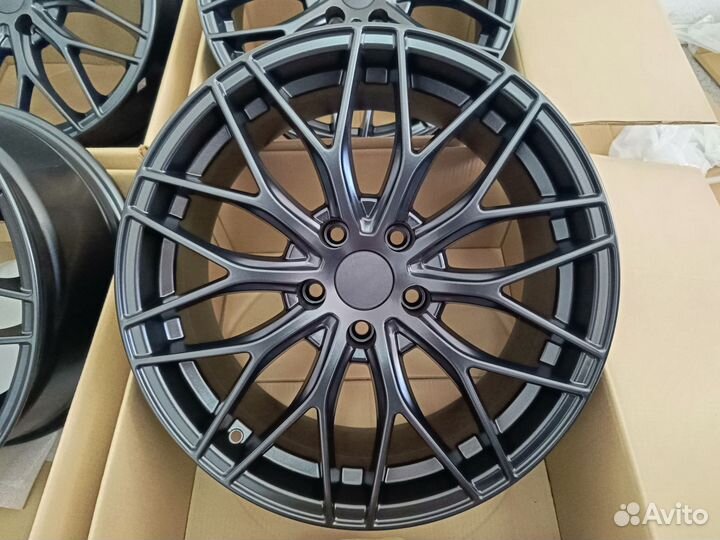 Vossen r18 5x114,3