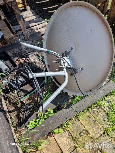 Антенна спутниковая