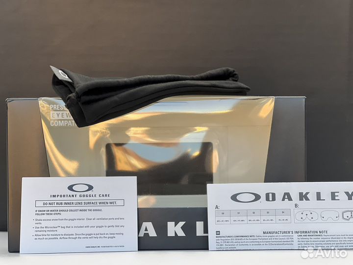 Горнолыжная маска Oakley Flight Deck L /XL F.Pilot