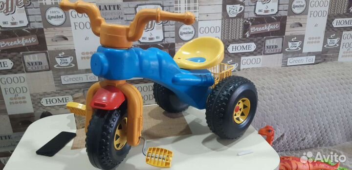 Машина каталка и велик одним лотом