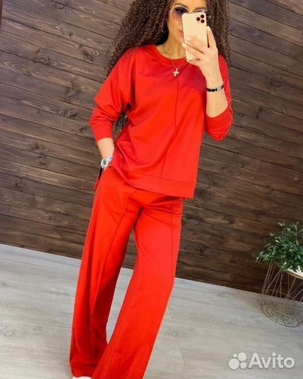 Костюм женский