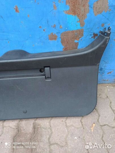 Opel Astra H обшивка крышки 13201328 оригинал