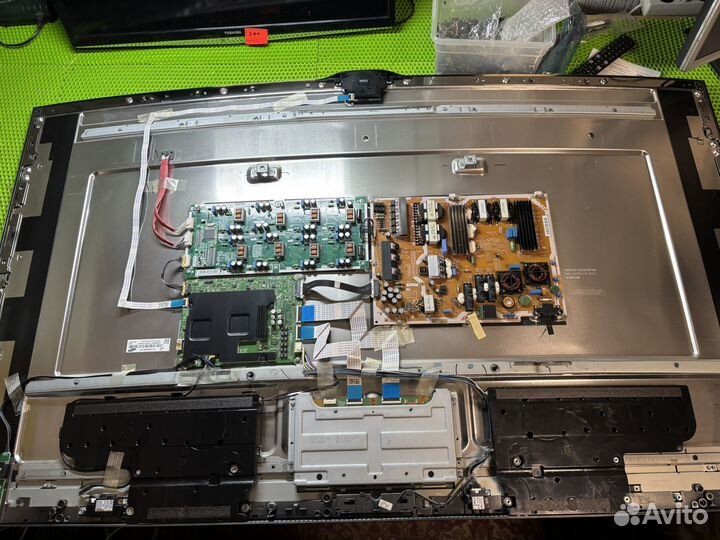 WEG7208 от тв UE65HU9000