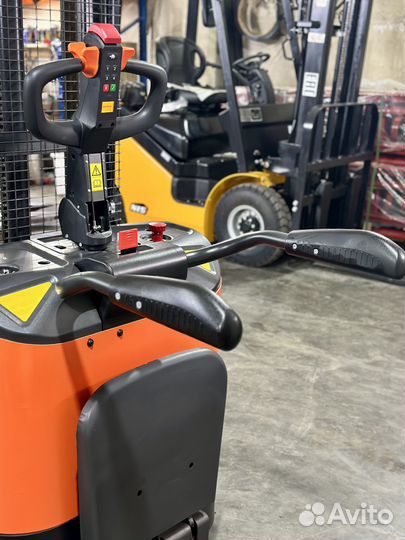 Самоходный штабелер noblelift PSE15-C