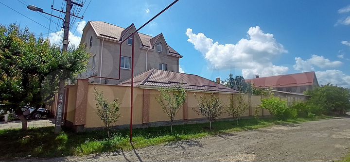 Коттедж 470 м² на участке 8 сот.