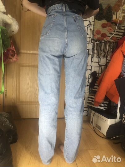Джинсы levis