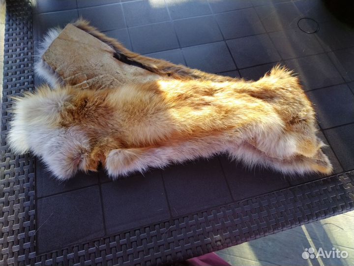Меховой воротник из меха рыжей лисицы