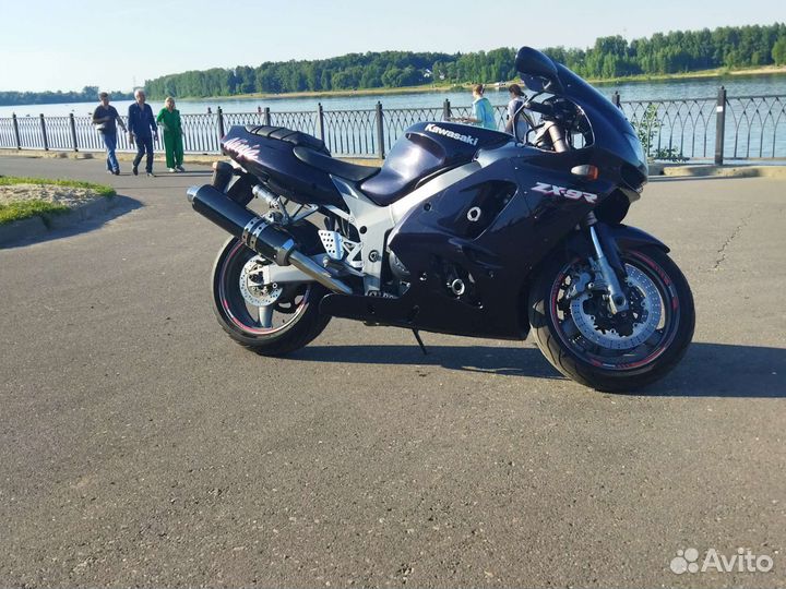 Kawasaki ZX9R