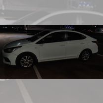 Hyundai Solaris 1.6 AT, 2018, 275 000 км, с пробегом, цена 1 100 000 руб.