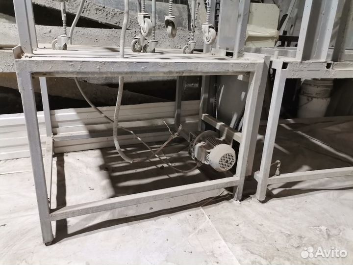 Станок для нанесения составов на пенопласт