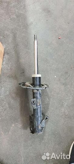 Амортизатор передний левый 4852080282 camry 50 3.5