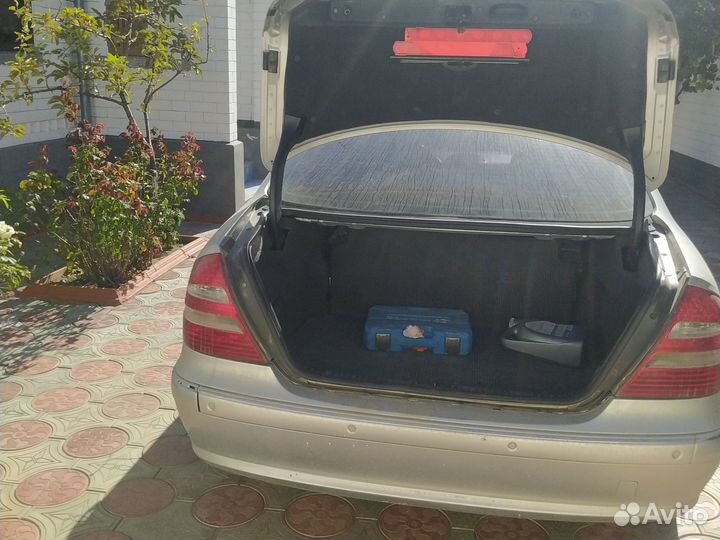 Mercedes-Benz E-класс 1.8 AT, 2003, 218 570 км