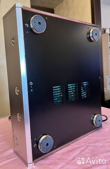 Фоно Усилитель Luxman - E 06