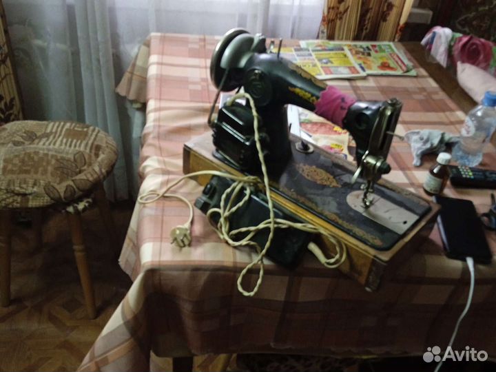 Продам швейную машинку