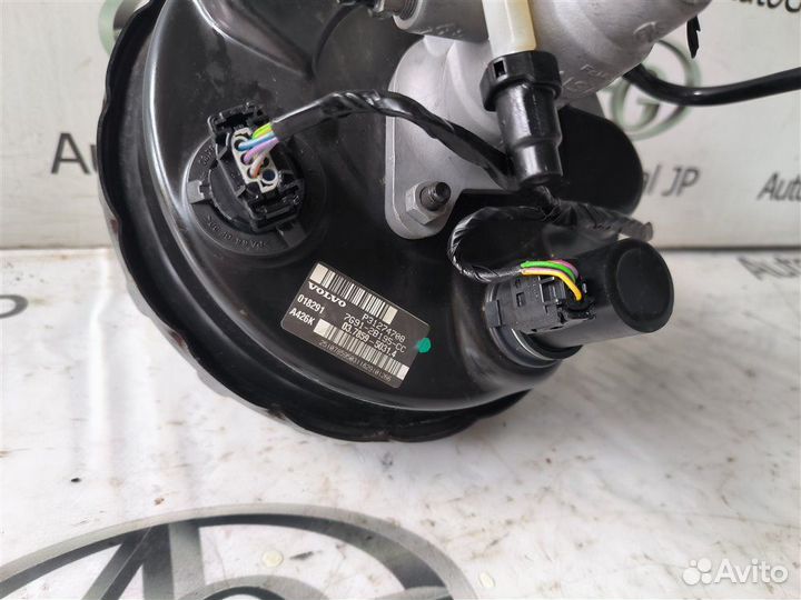 Цилиндр тормозной главный Volvo XC70