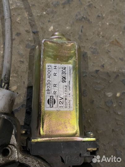 Стеклоподьемник Nissan Presage U30